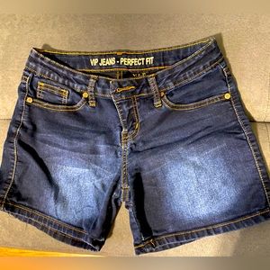 VIP JEANS PERFECT FIT - Jean Shorts
